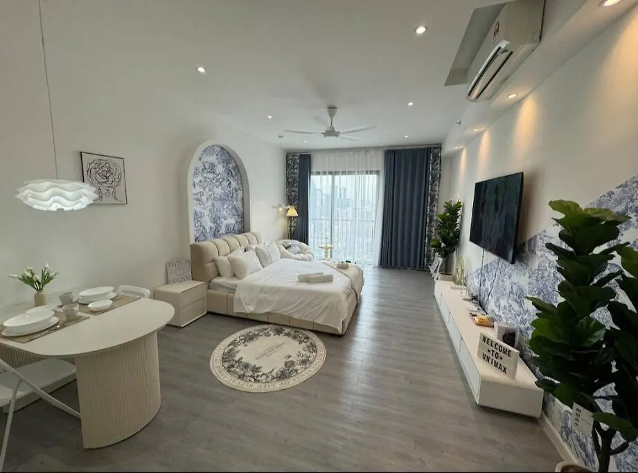 Apartment Pretty Room With Balcony Klcc View In Chamber Kuala Lumpur Malaysia
