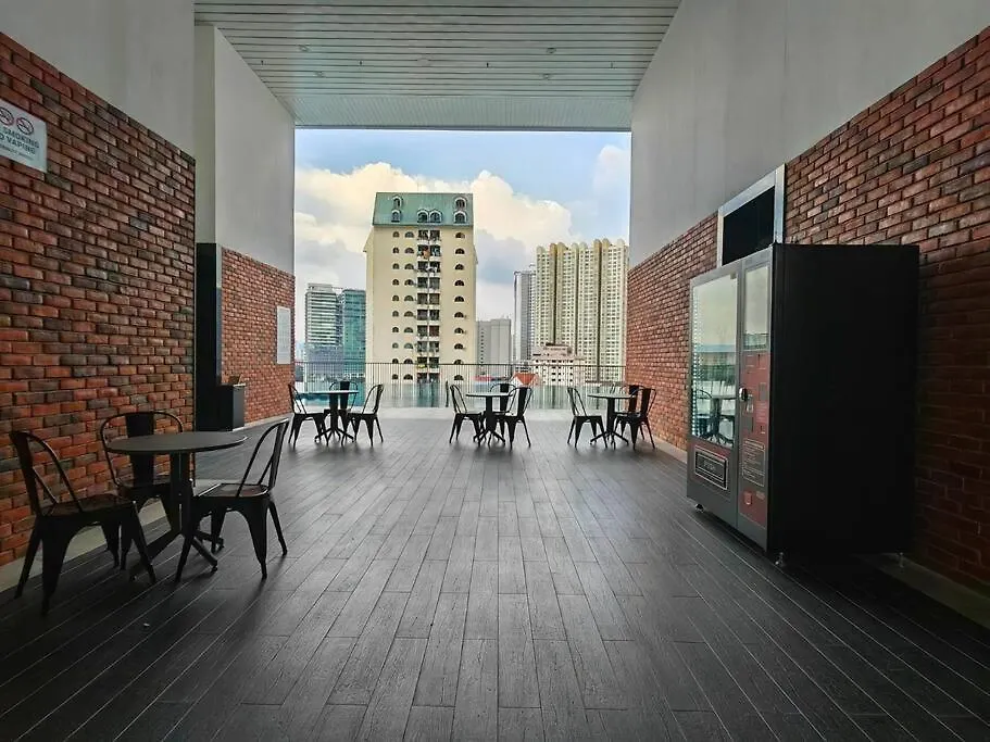Pretty Room With Balcony Klcc View In Chamber Kuala Lumpur Apartment