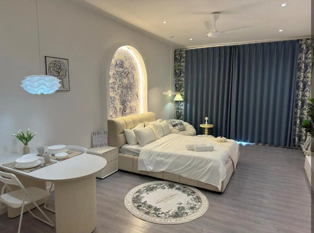 Pretty Room With Balcony Klcc View In Chamber 吉隆坡 0*,  马来西亚
